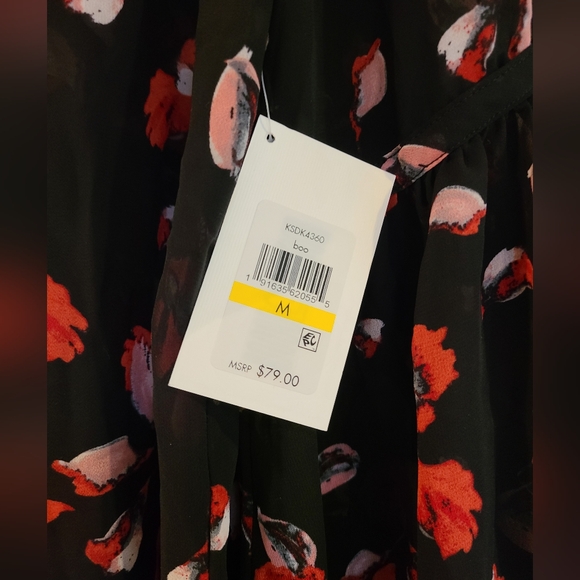 NWT Kensie Black with Red Shear Flowy Floral Bell Sleeve Blouse SZ M - Picture 5 of 12